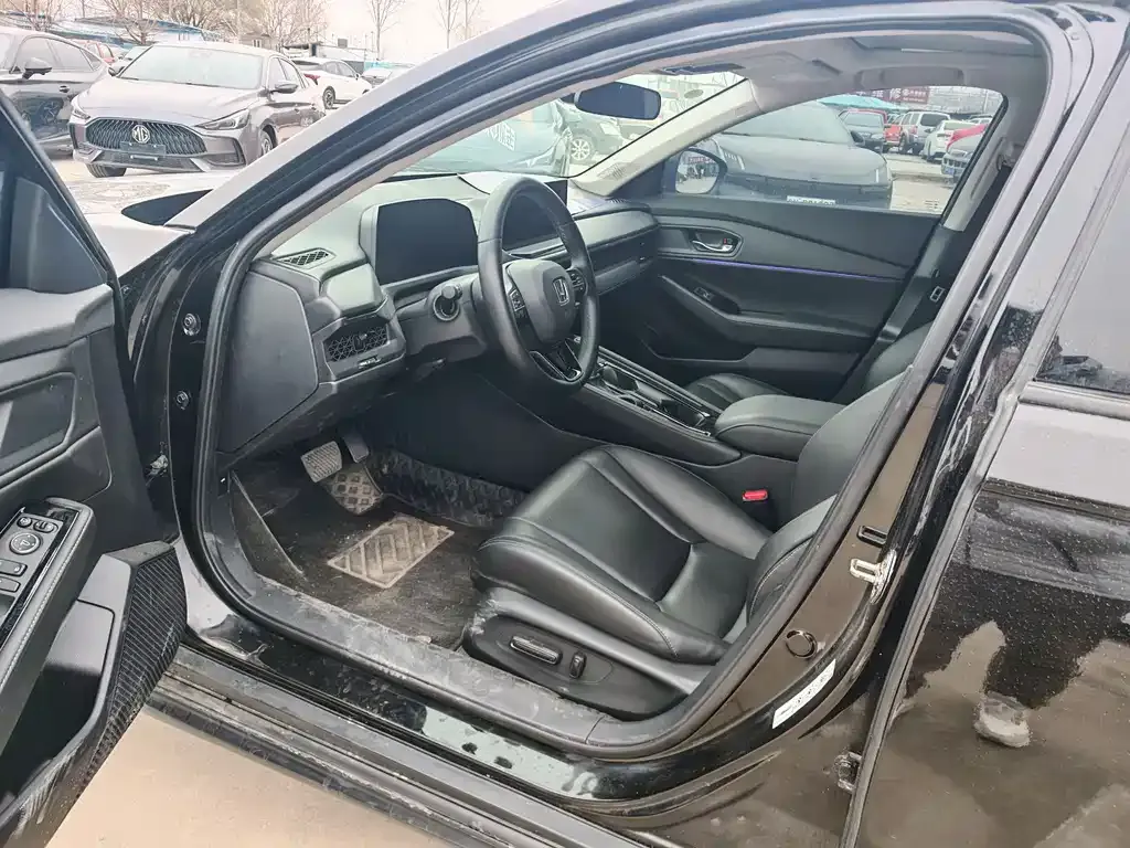 Honda Accord — фото 10