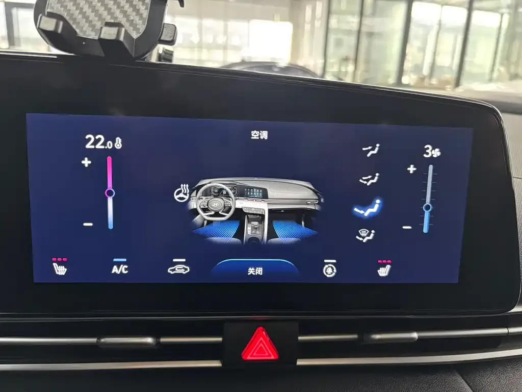 Hyundai Elantra — фото 2