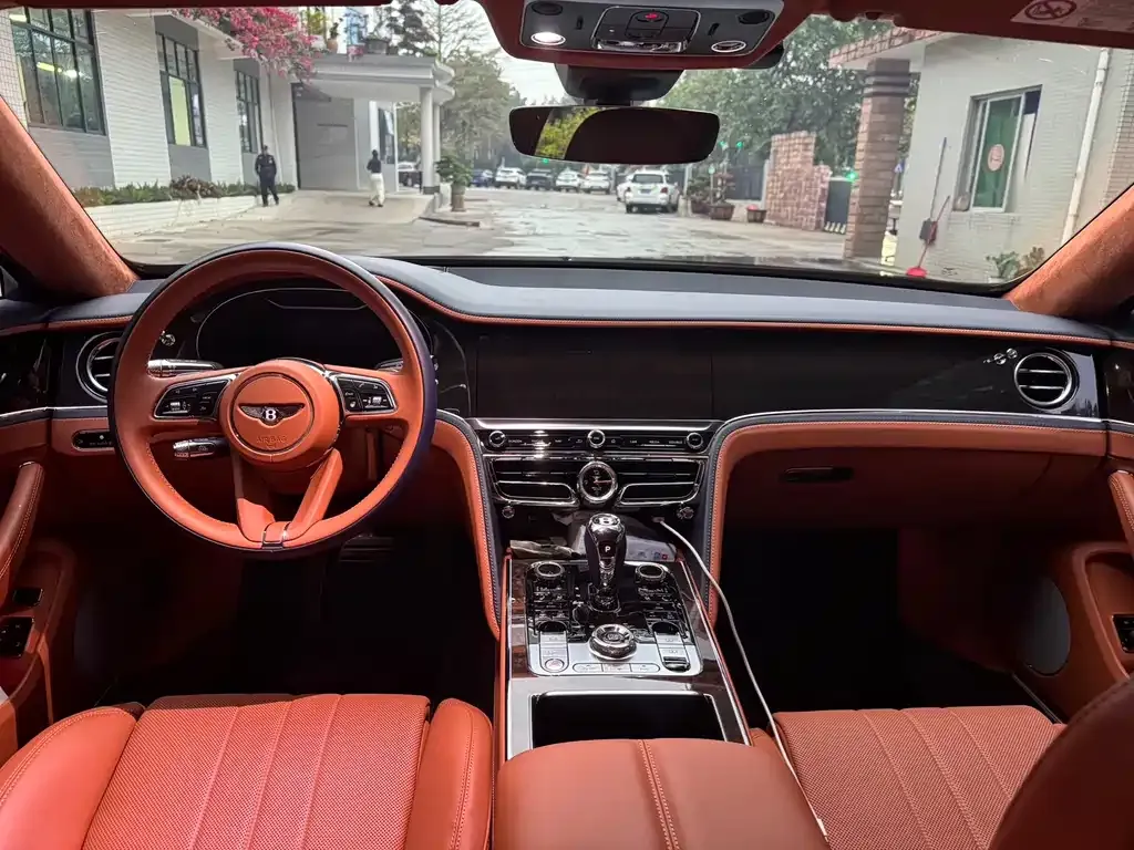 Bentley Flying Spur 2021 из CN, фото 6