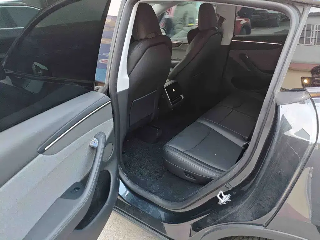Tesla Model Y 2025 из CN, фото 5