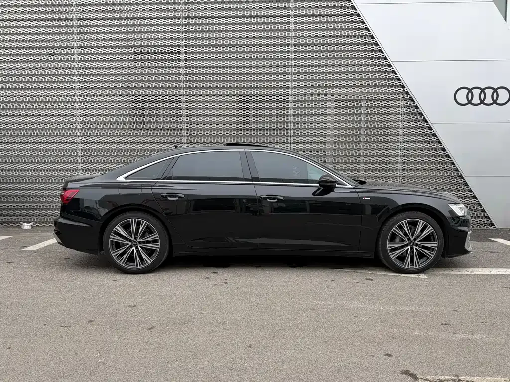 Audi A6L 2024 из CN, фото 6