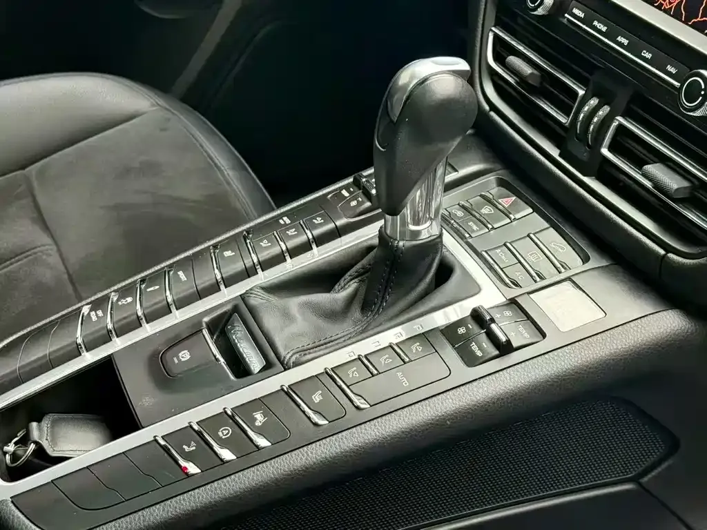 Porsche Macan 2021 из CN, фото 8