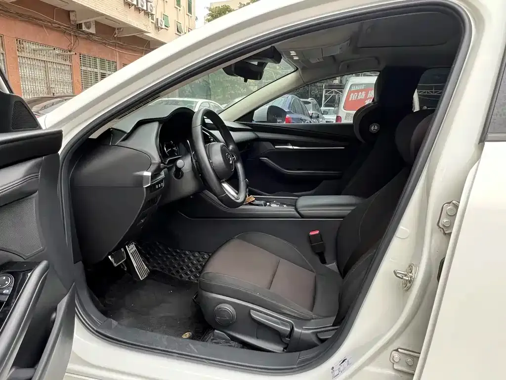 Mazda 3 Axela 2022 из CN, фото 5