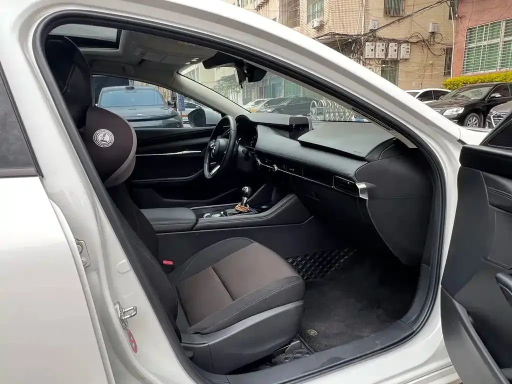 Mazda 3 Axela 2022 из CN, фото 3