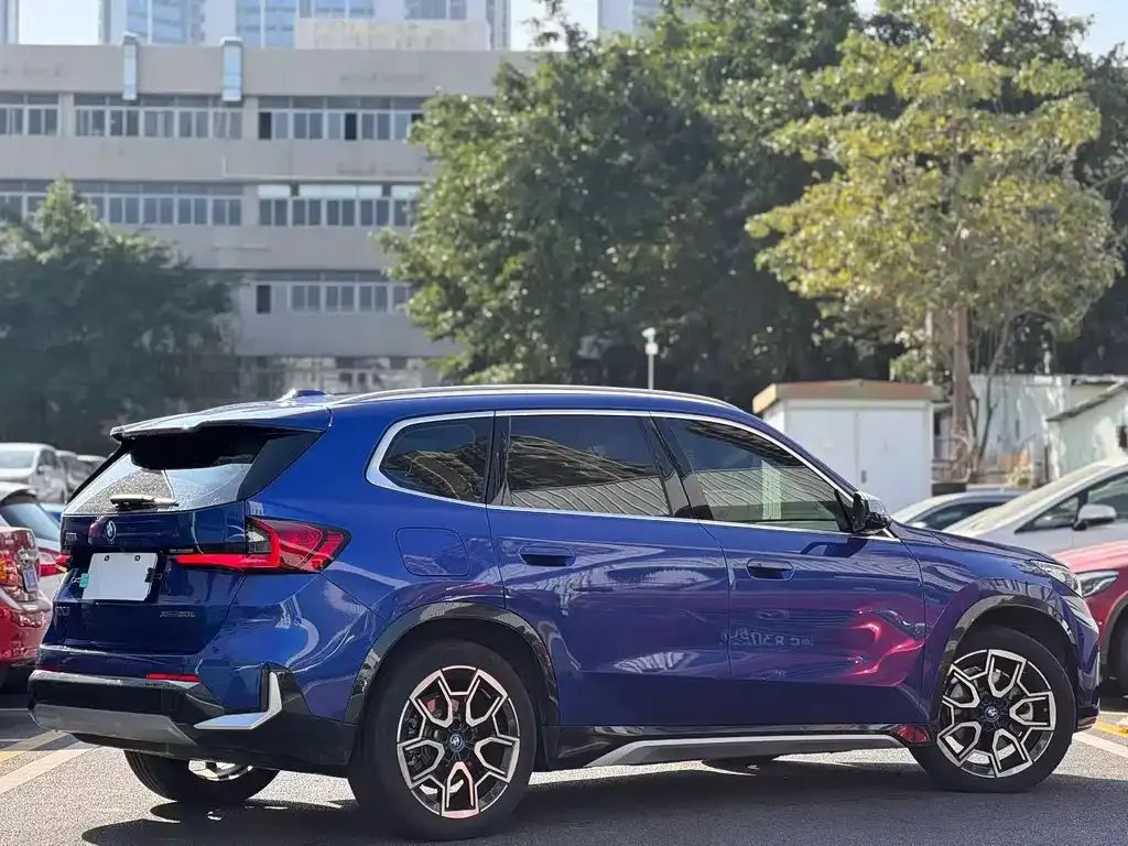 BMW iX1 2024 из CN, фото 9