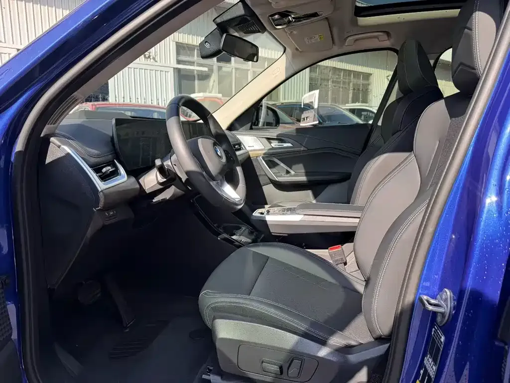 BMW iX1 2024 из CN, фото 6