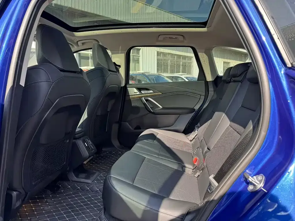 BMW iX1 2024 из CN, фото 5