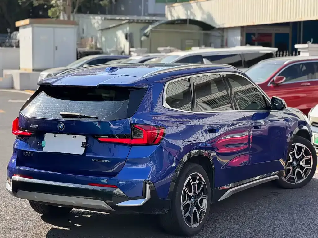 BMW iX1 2024 из CN, фото 4
