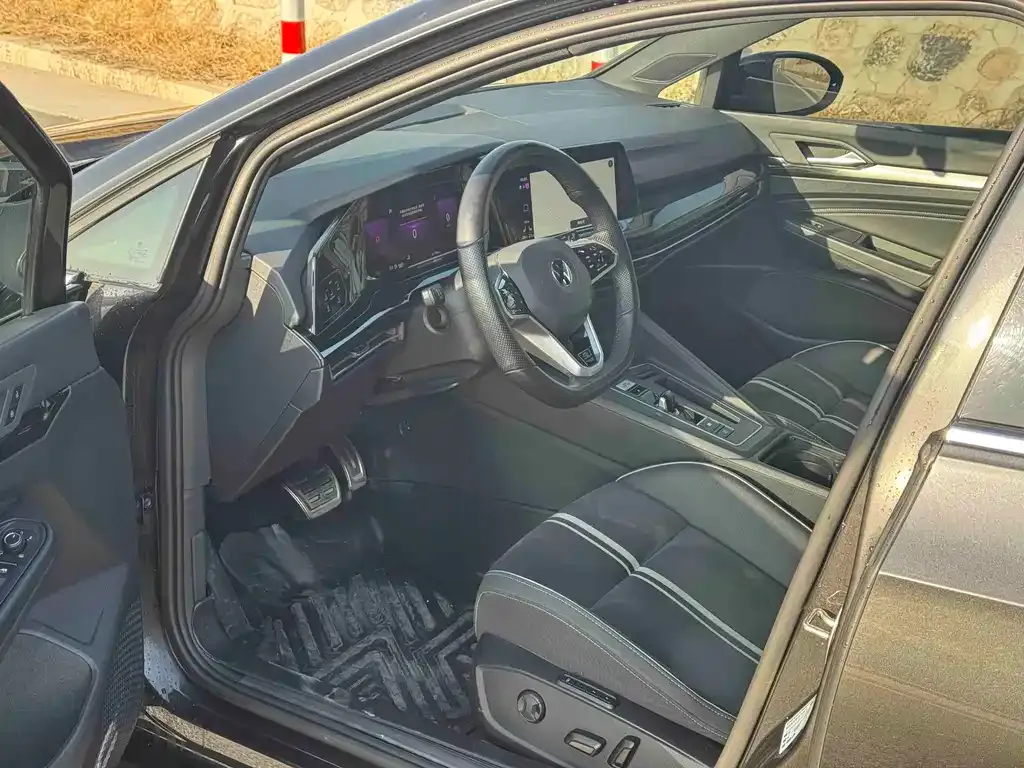 Volkswagen Golf 2022 из CN, фото 4