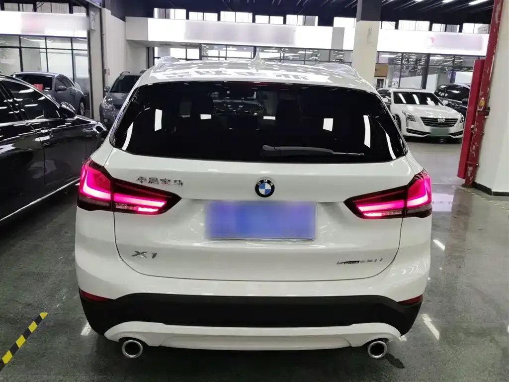 BMW X1 — фото 7