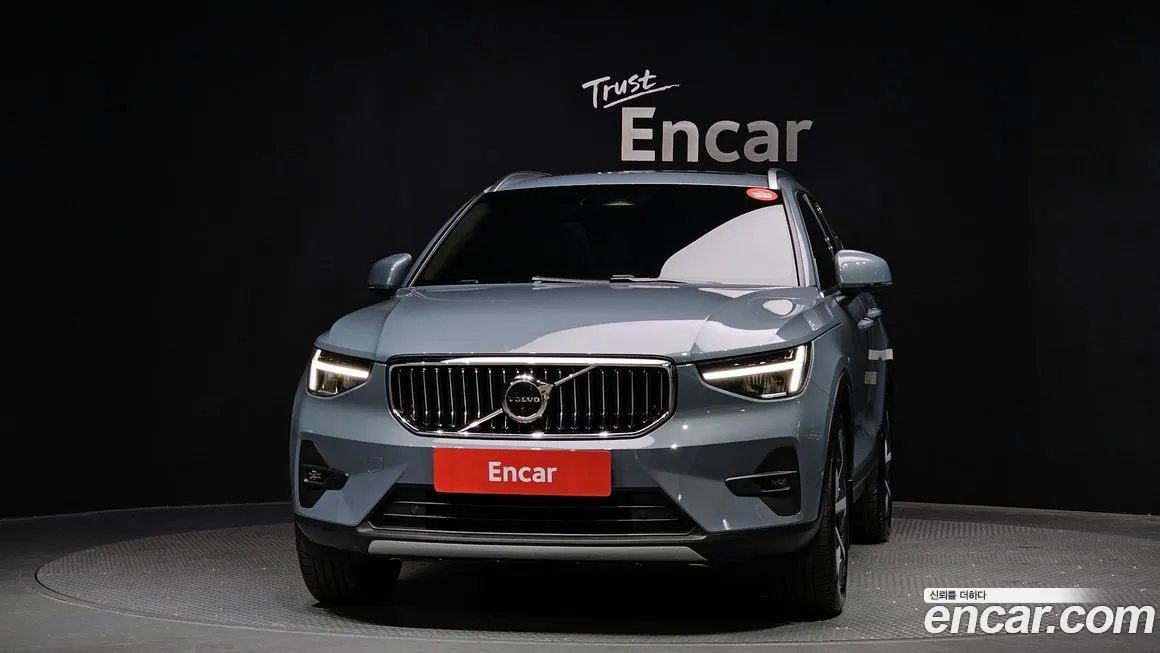 Volvo XC40 — фото 3
