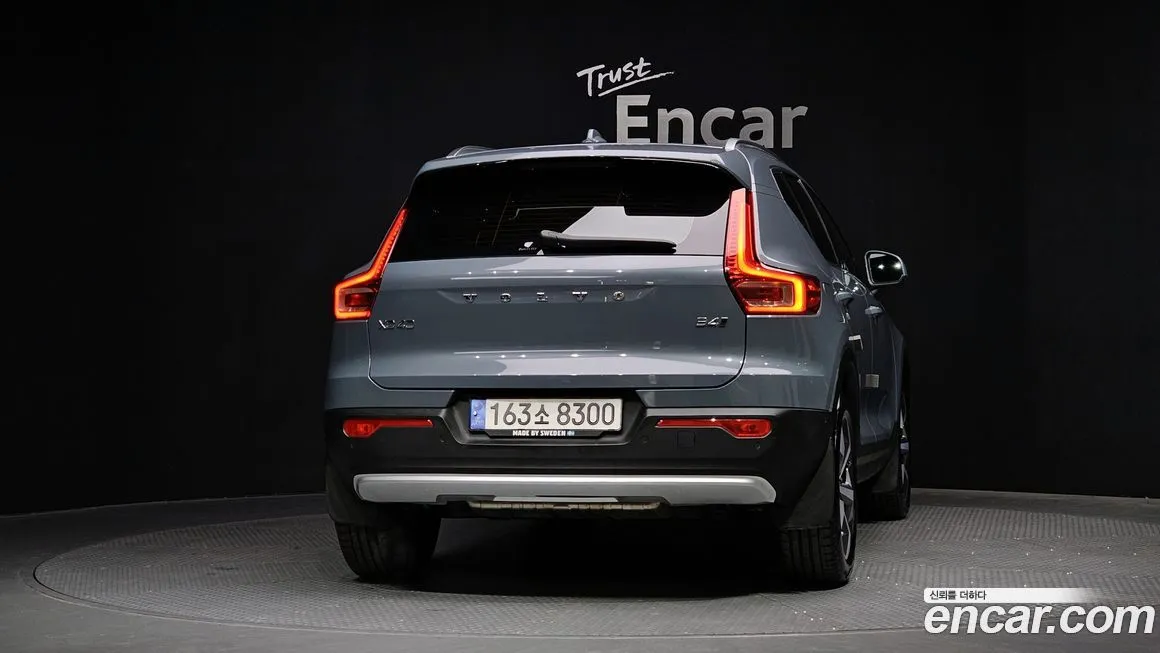 Volvo XC40 — фото 4