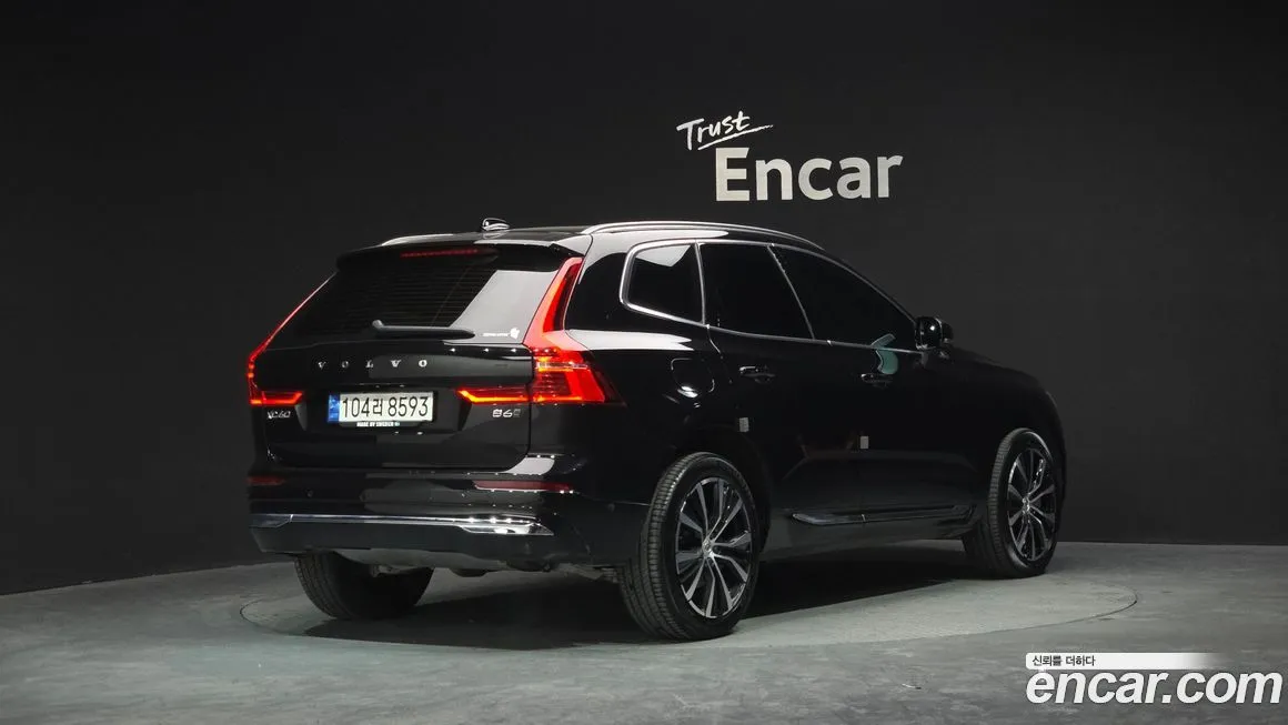 Volvo XC60 — фото 10