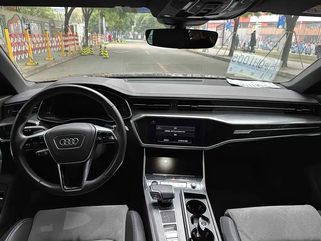 Audi A6L — фото 9