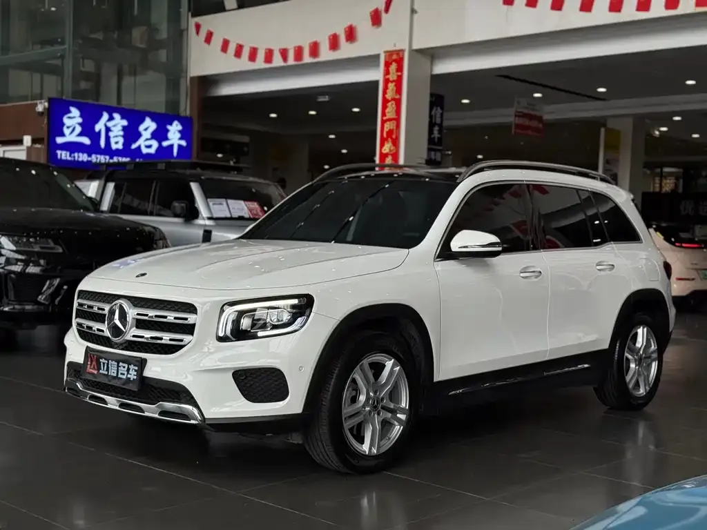 Mercedes-Benz GLB — фото 1