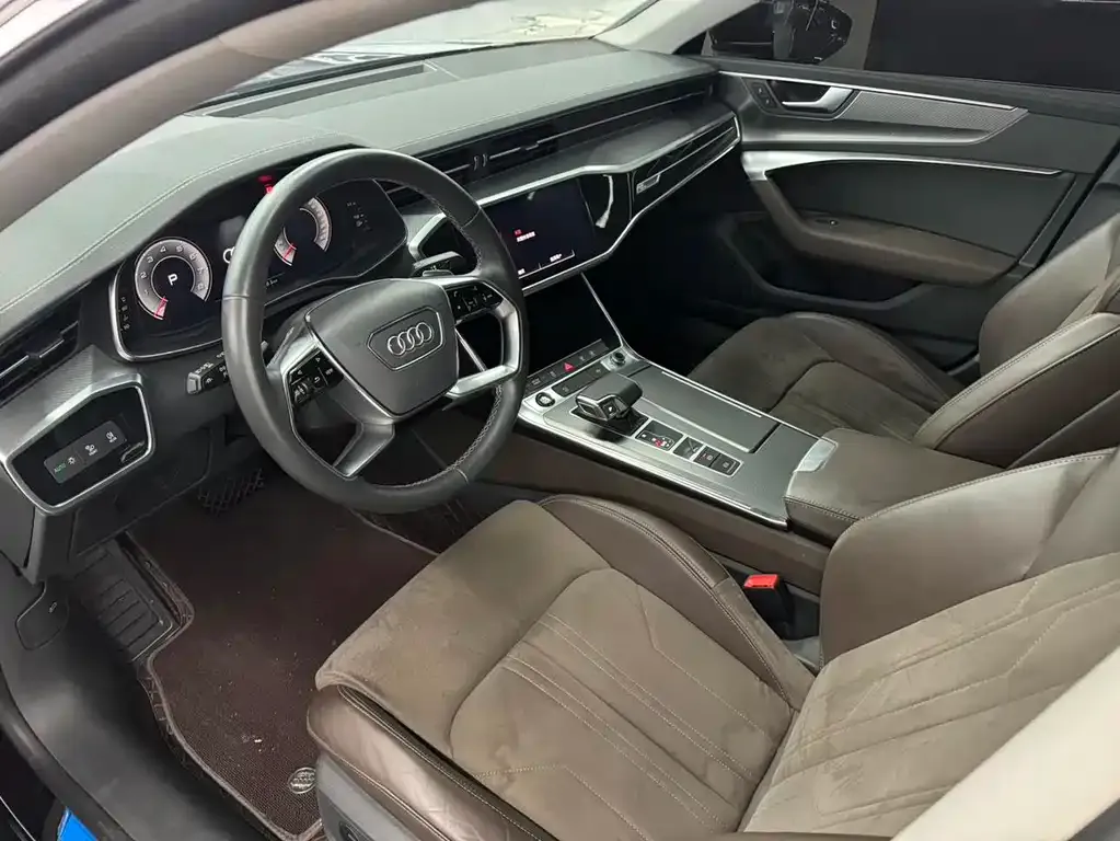 Audi A7L 2024 из CN, фото 6