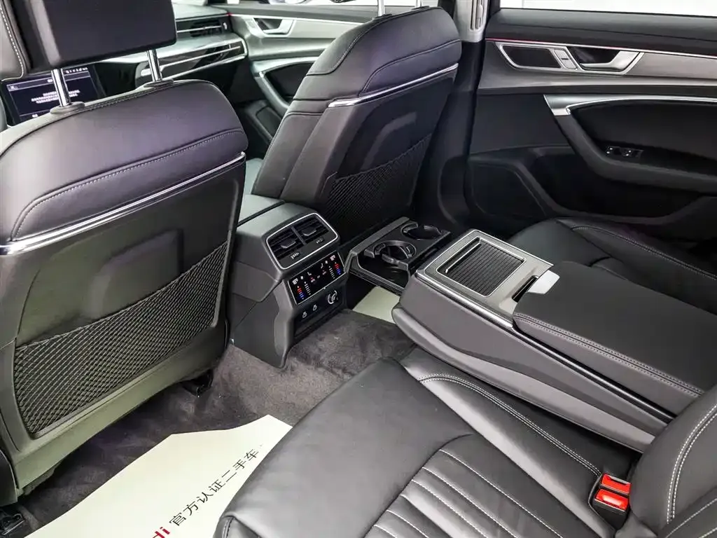 Audi A6L 2023 из CN, фото 10