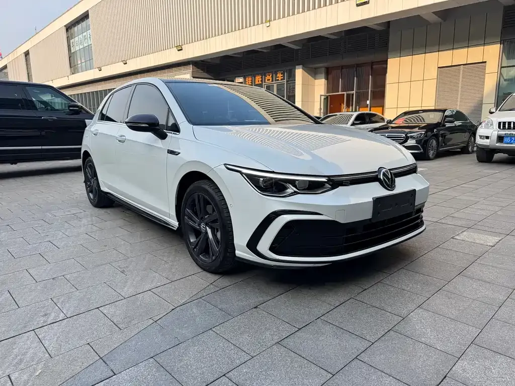 Volkswagen Golf 2023 из CN, фото 9