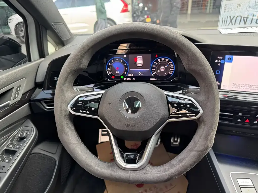 Volkswagen Golf 2023 из CN, фото 10