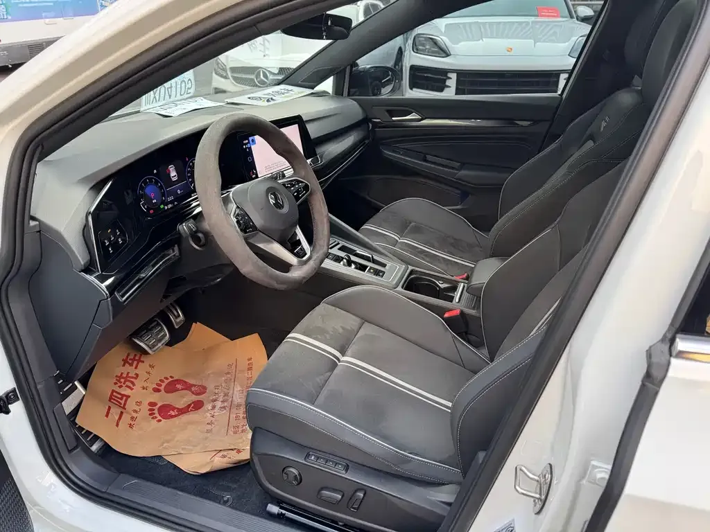 Volkswagen Golf 2023 из CN, фото 6