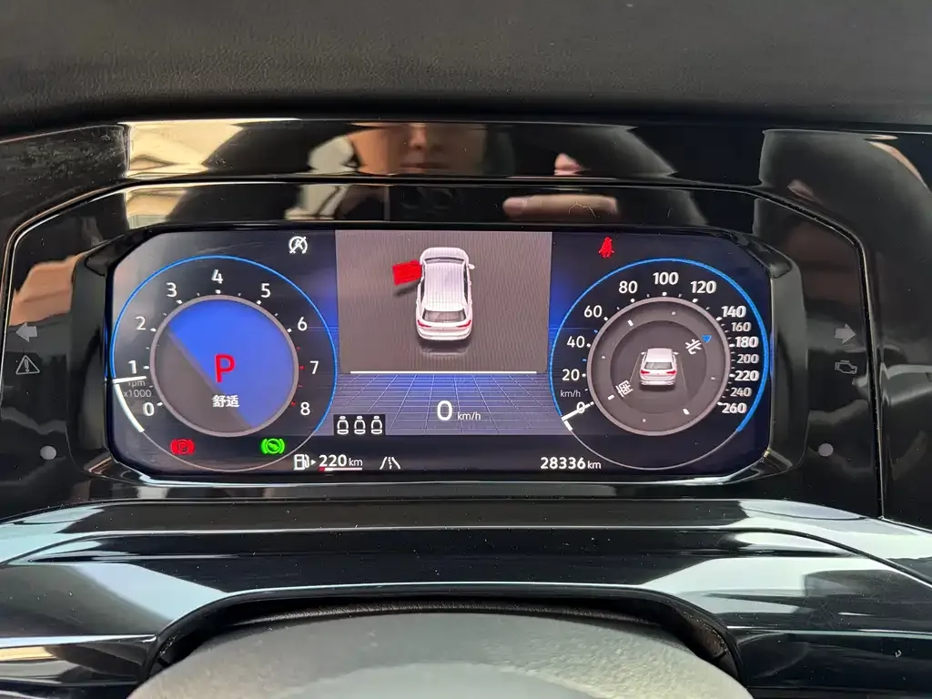 Volkswagen Golf 2023 из CN, фото 3