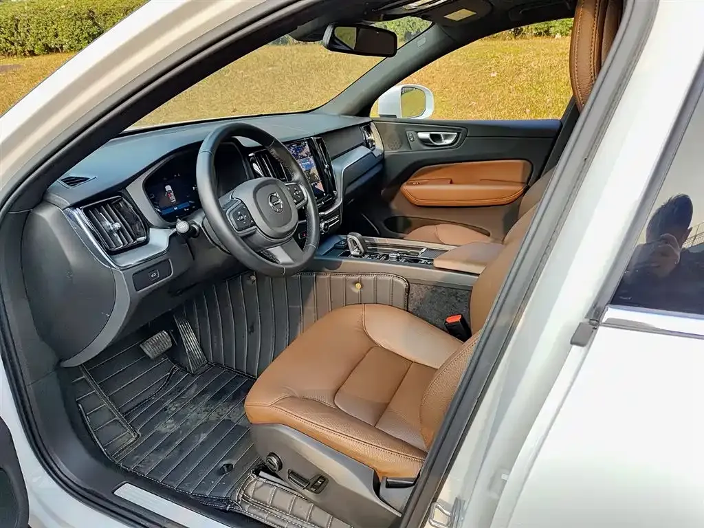 Volvo XC60 2024 из CN, фото 5