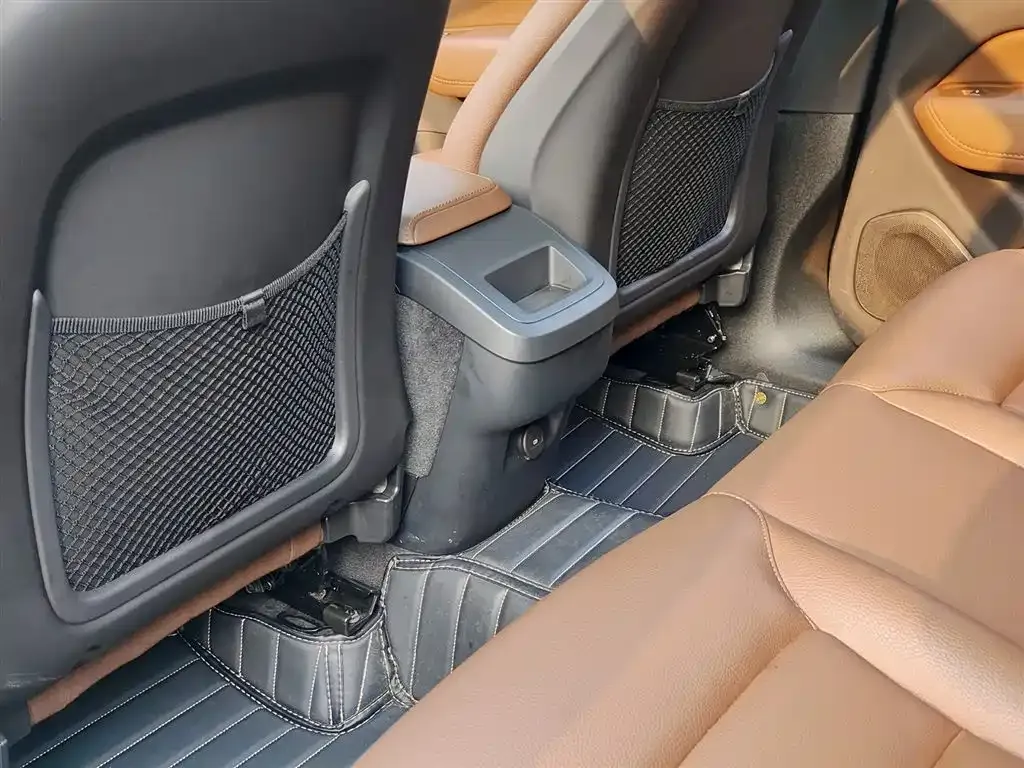 Volvo XC60 2024 из CN, фото 4