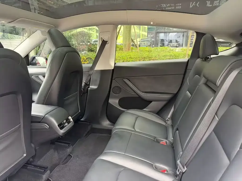 Tesla Model Y 2024 из CN, фото 3