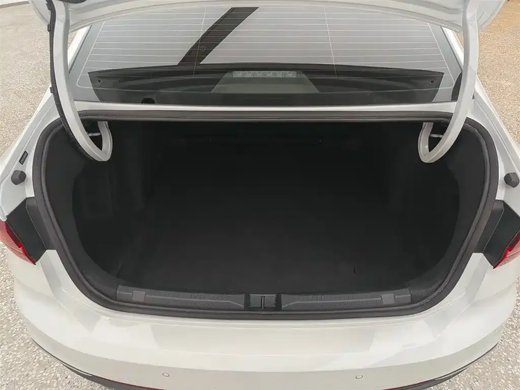Volkswagen Lavida 2024 из CN, фото 2