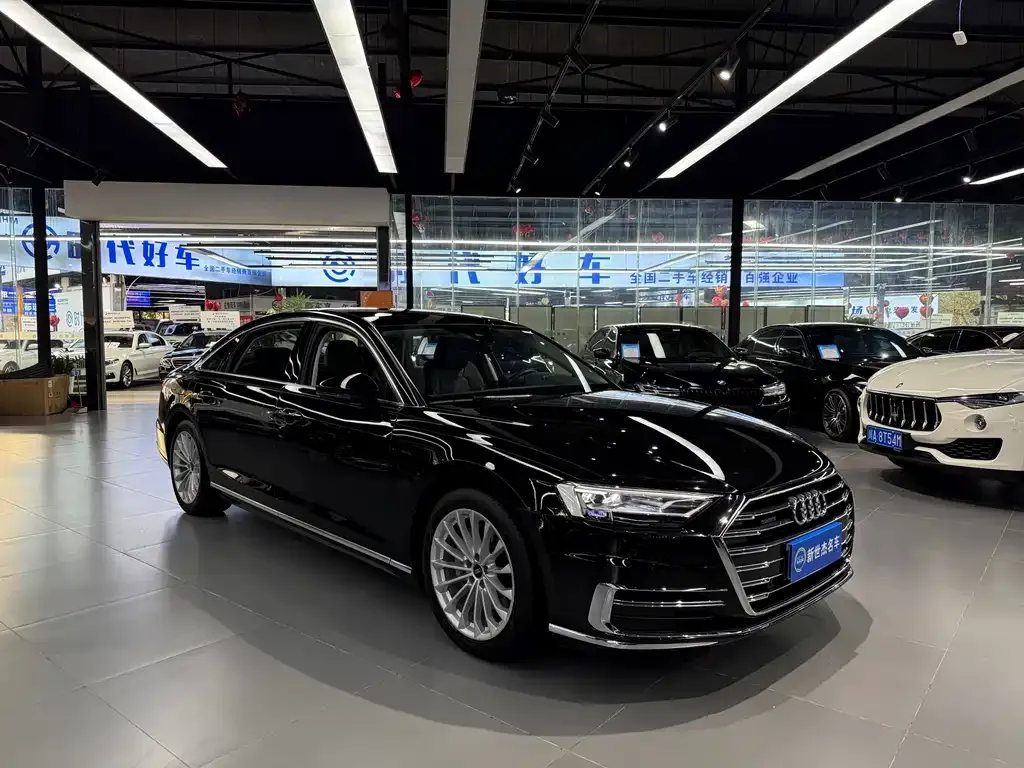 Audi A8 2023 из CN, фото 3