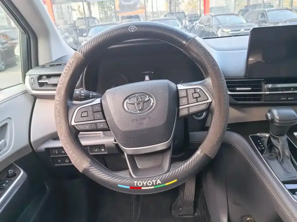 Toyota Granvia — фото 9