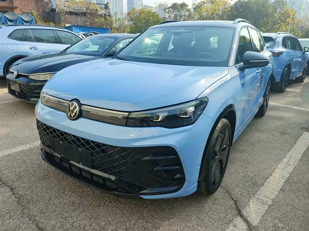 Volkswagen Tiguan L — фото 5