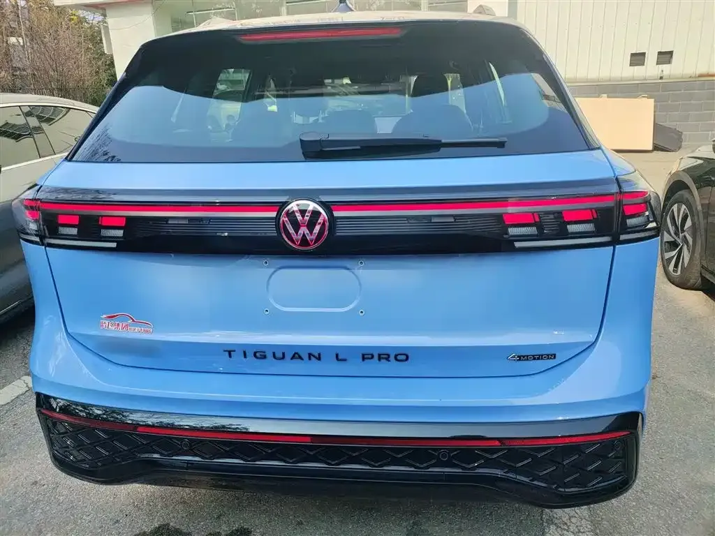 Volkswagen Tiguan L — фото 9