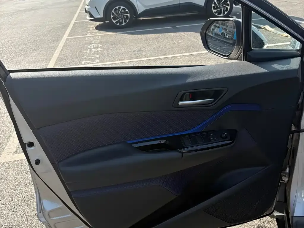 Toyota C-HR 2021 из CN, фото 6