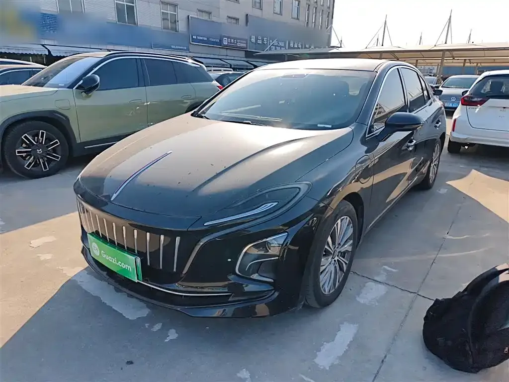 Hongqi E-QM5 — фото 2