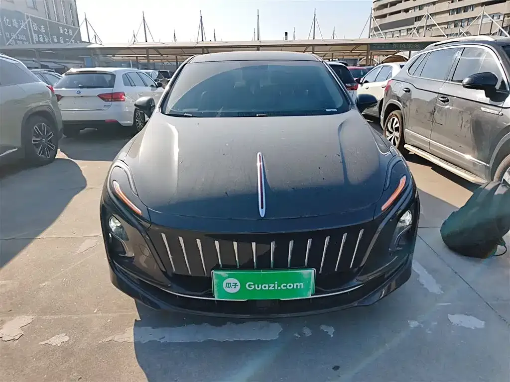 Hongqi E-QM5 — фото 9