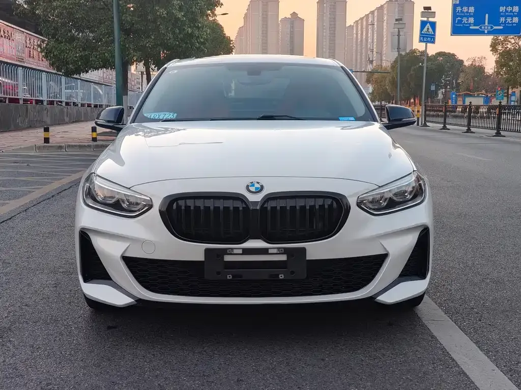 BMW 1 Series — фото 1