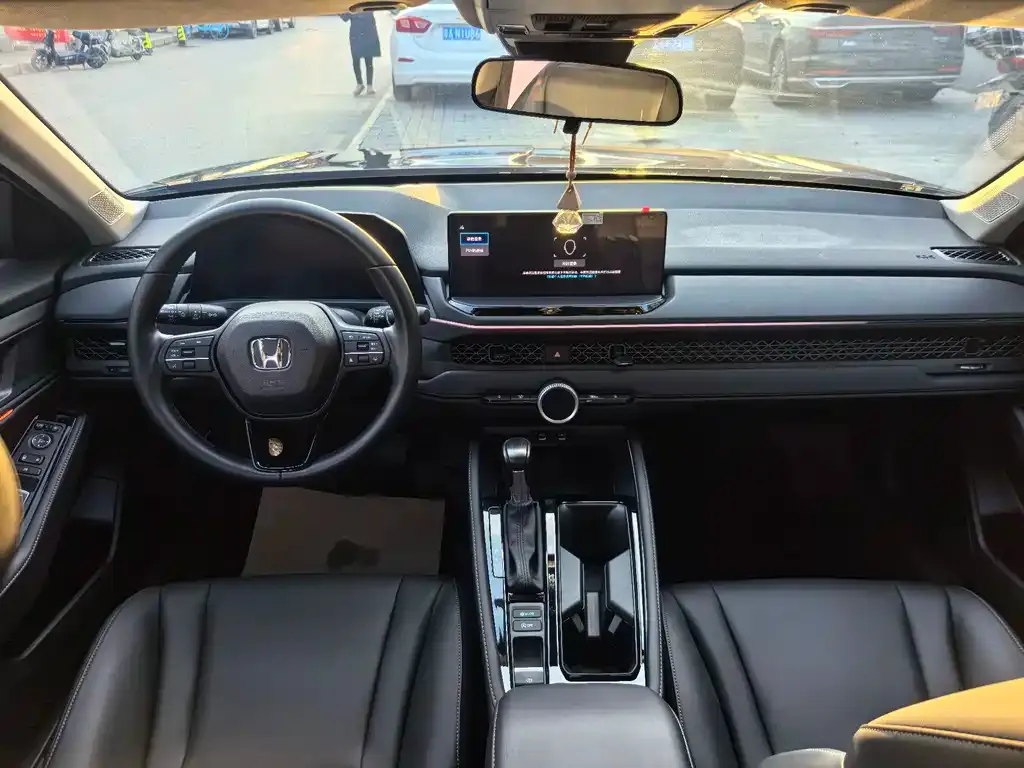 Honda Accord — фото 9