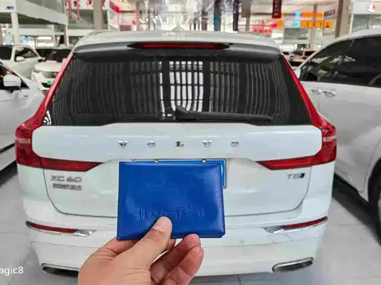 Volvo XC60 2021 из CN, фото 7