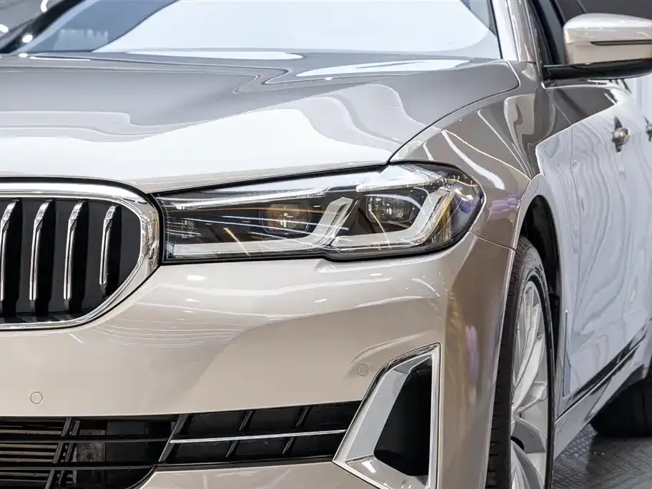 BMW 5 Series — фото 9