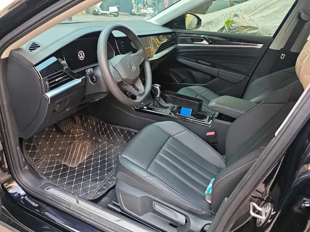 Volkswagen Passat New Energy — фото 2