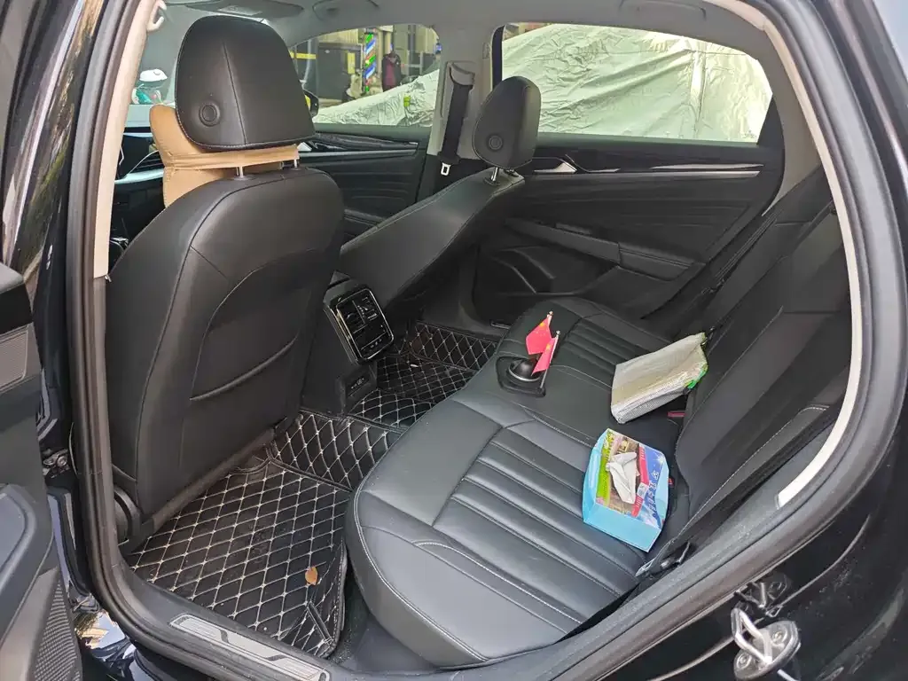 Volkswagen Passat New Energy — фото 3