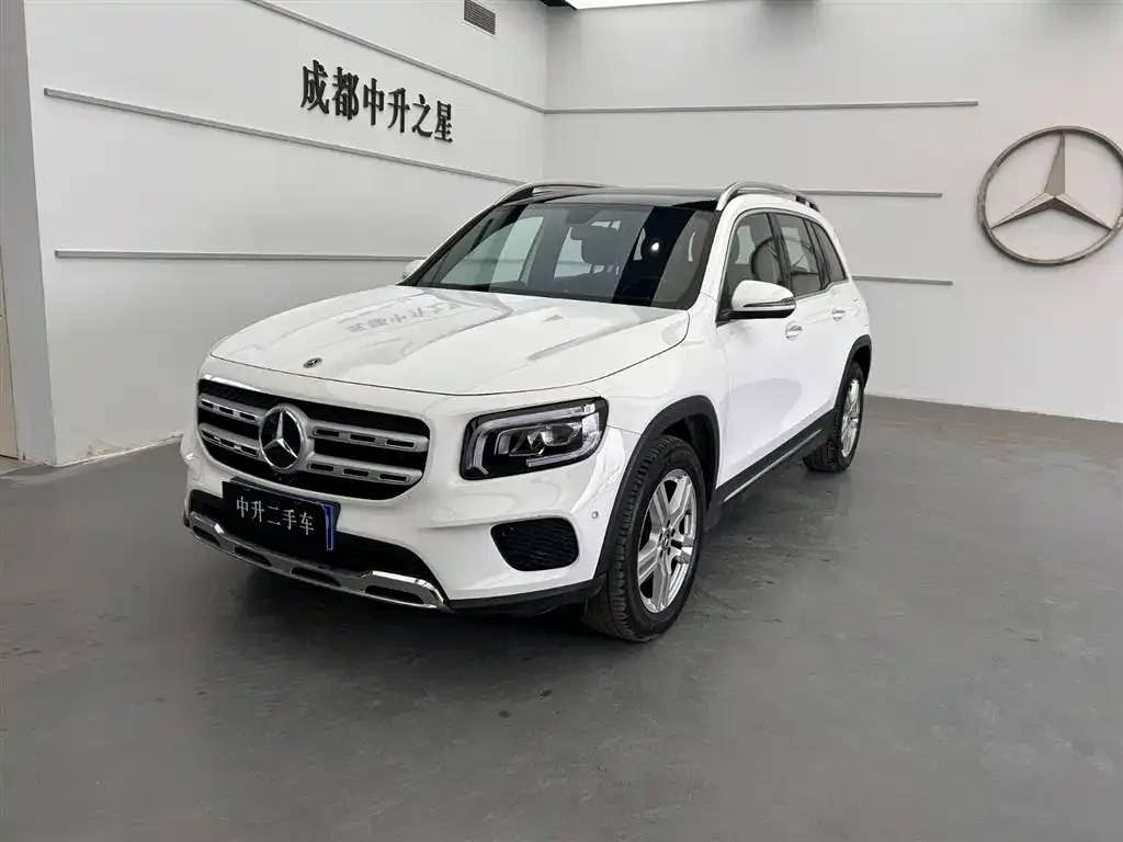Mercedes-Benz GLB — фото 1