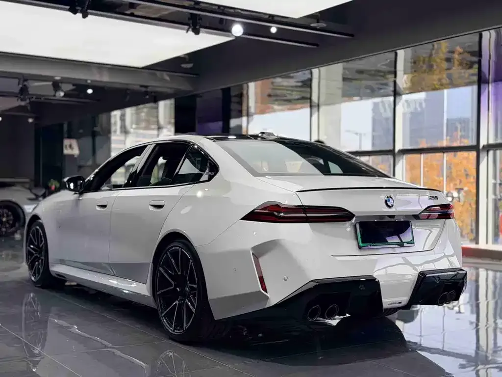 BMW M5 New Energy 2025 из CN, фото 3