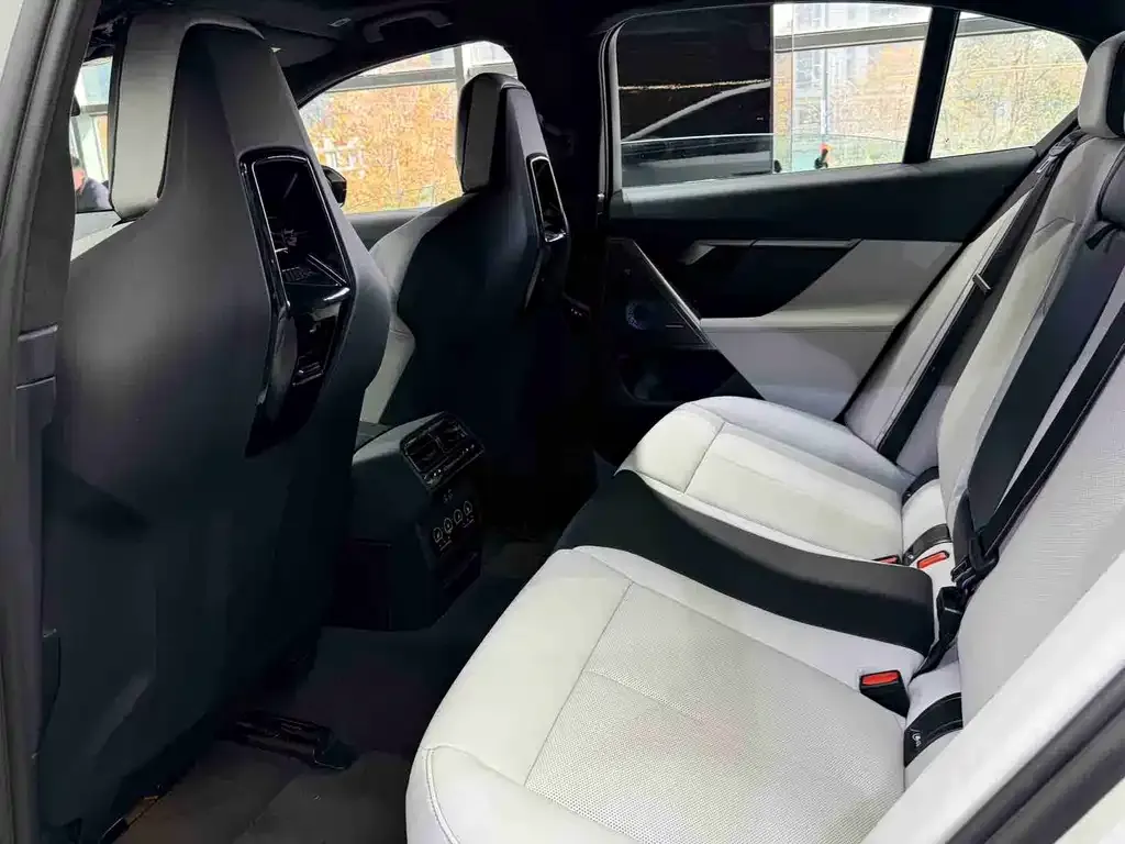 BMW M5 New Energy 2025 из CN, фото 10