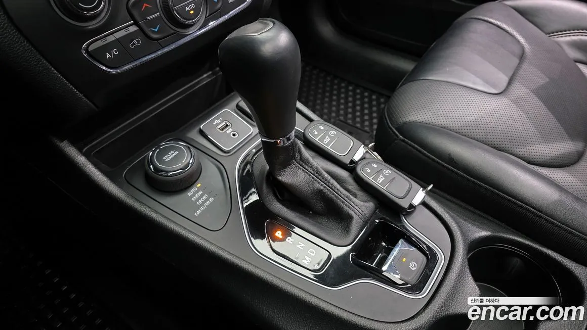 Jeep Cherokee — фото 8
