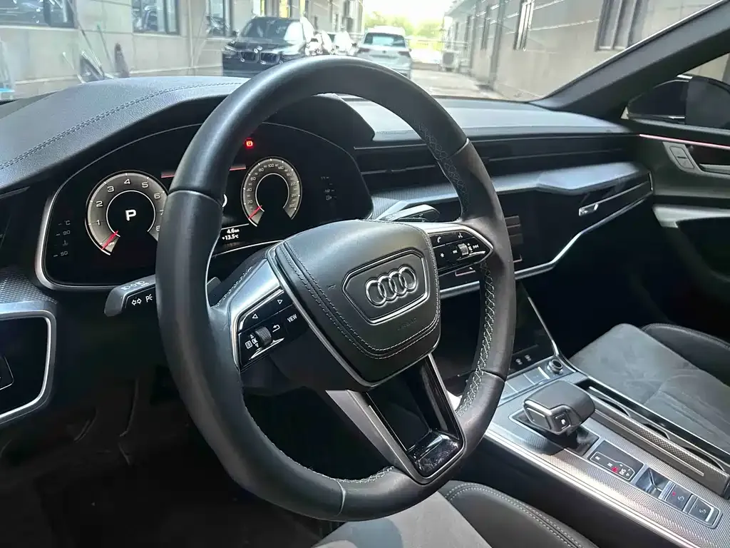 Audi A6L — фото 10