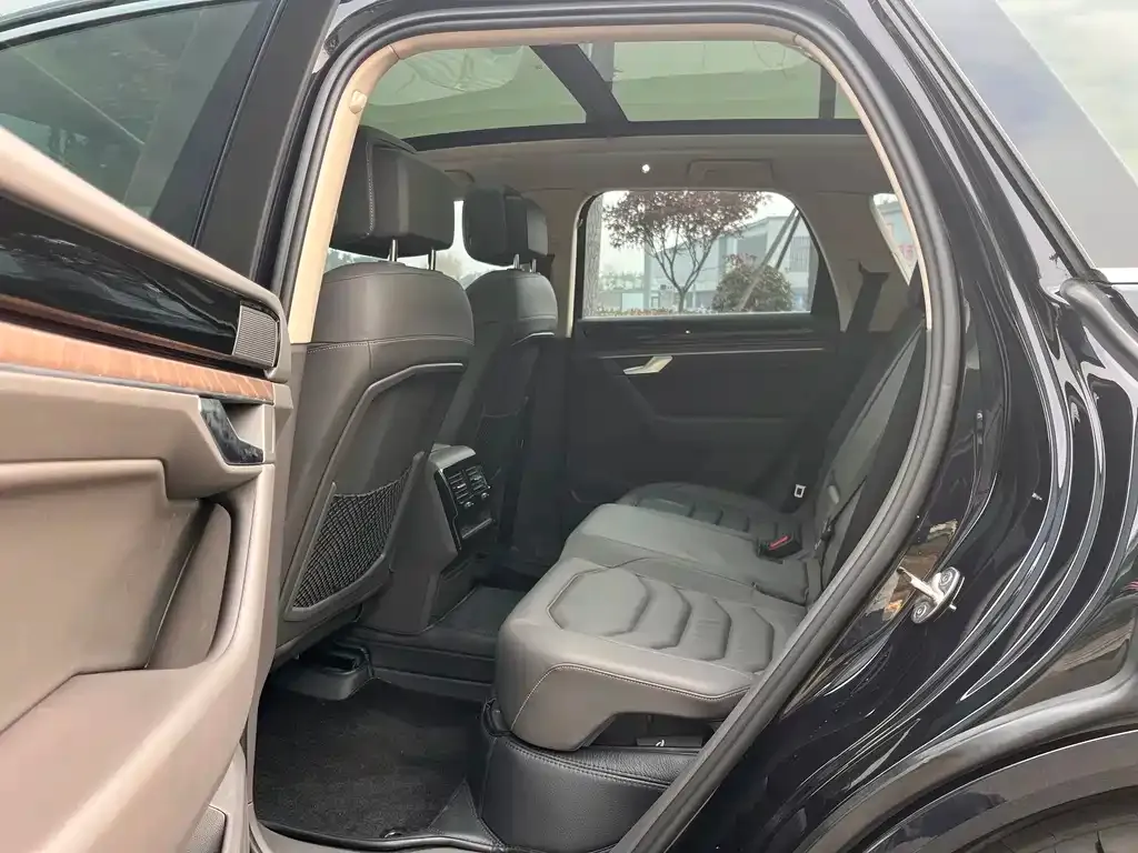 Volkswagen Touareg 2022 из CN, фото 9