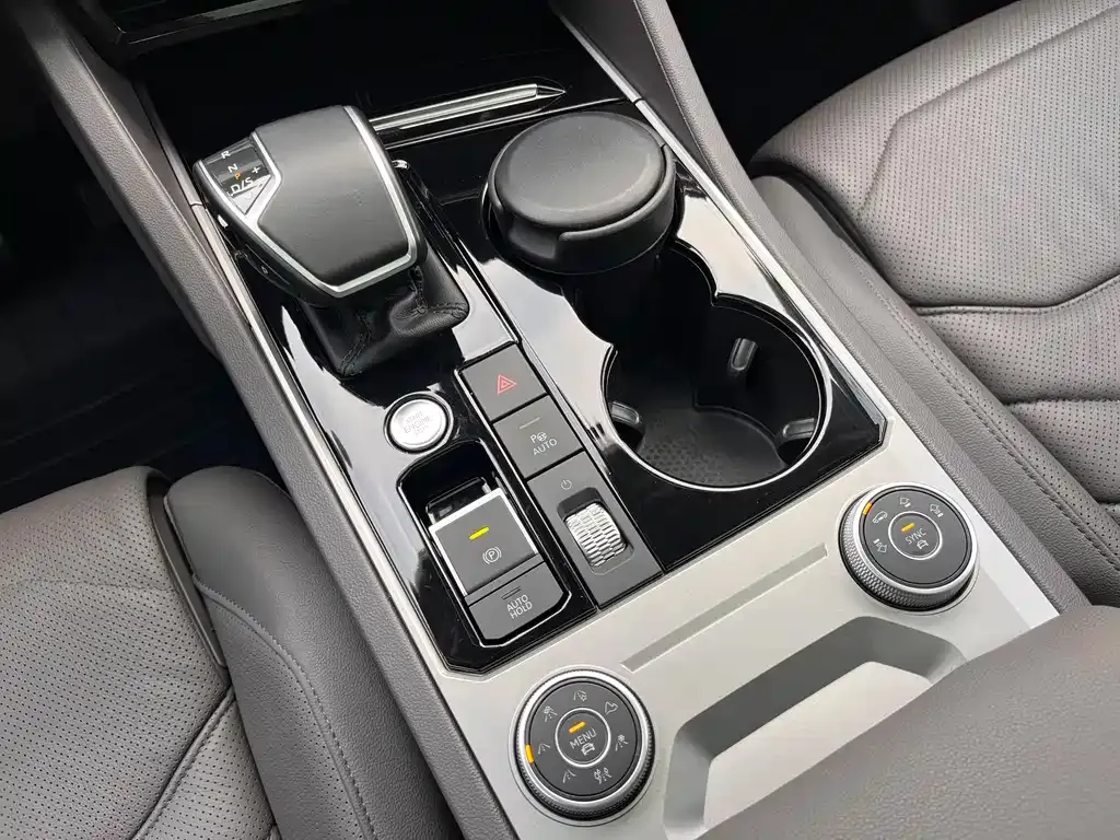 Volkswagen Touareg 2022 из CN, фото 7