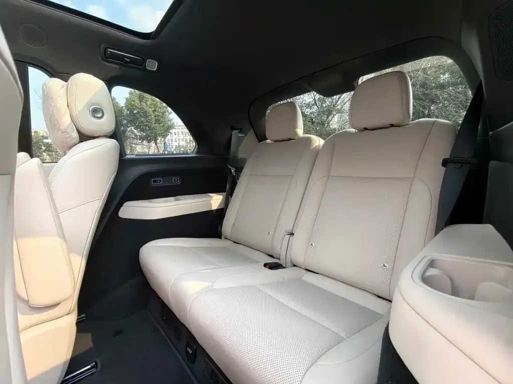 Li Auto L8 2023 из CN, фото 2